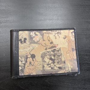 Vantage Speical Edition. Inside Leather.   Disney Character Wallet